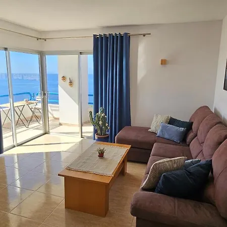 Apartment 3 Islands View *